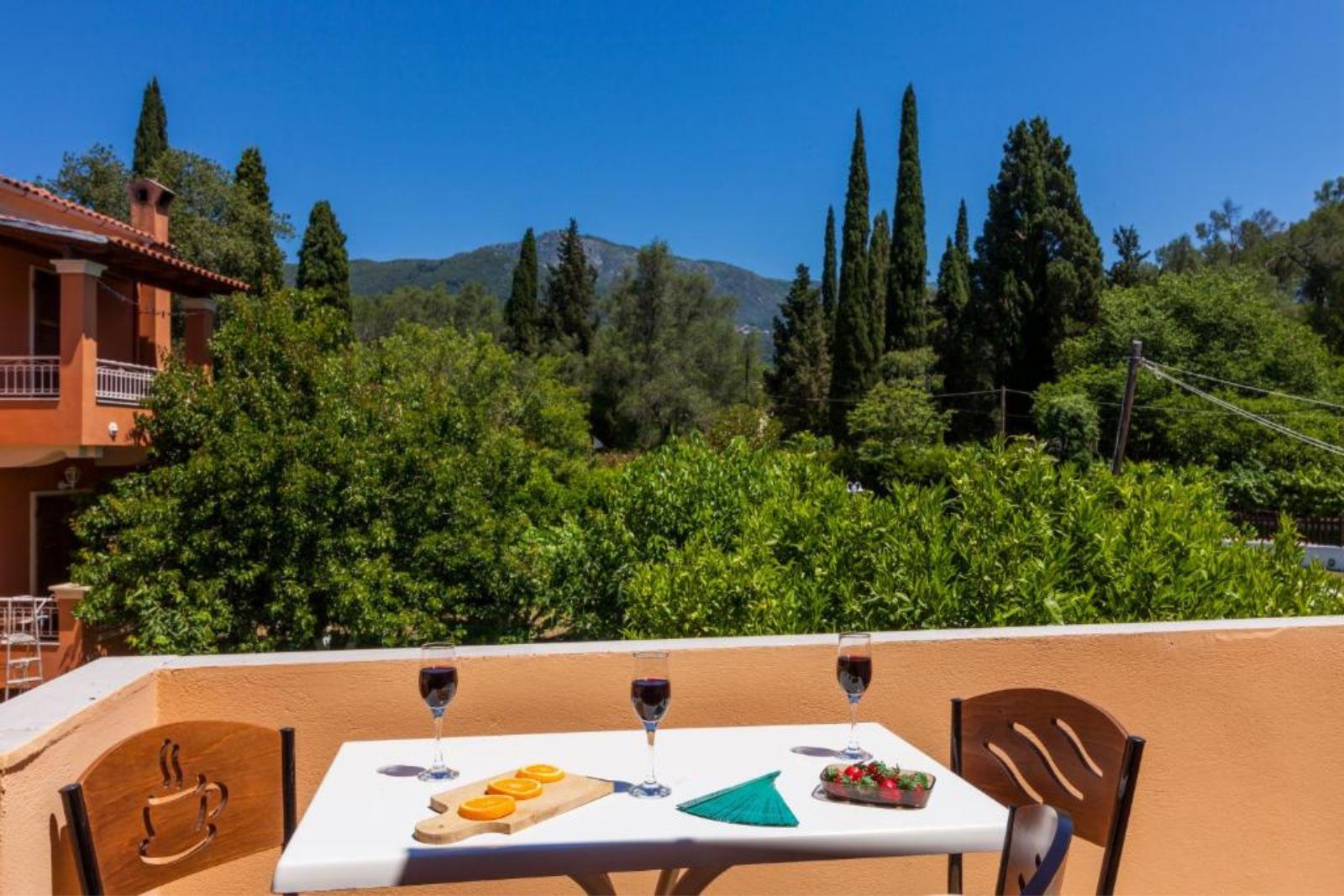 Koumkouat Holiday Apartment - Your Charming Oasis Near Ipsos Koumkouat Holiday Apartment - Your Charming Oasis Near Ipsos